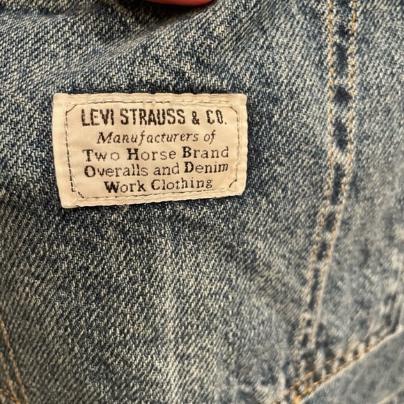 Levi’s Denim Short Overalls | Size Small | NWT | Vintage-Inspired Workwear Style - Picture 2 of 11